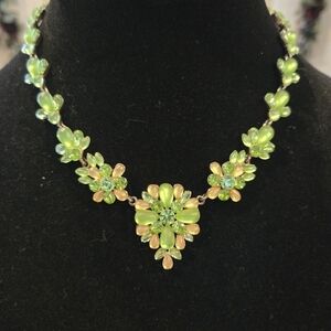 Elegant Green Floral Necklace